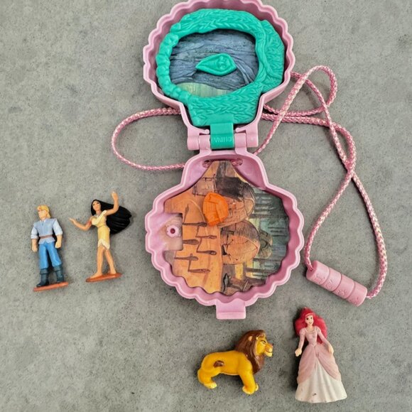 Polly Pocket Pocahontas Compact Complete Ariel Mermaid Lion King Disney Figures - Picture 1 of 5